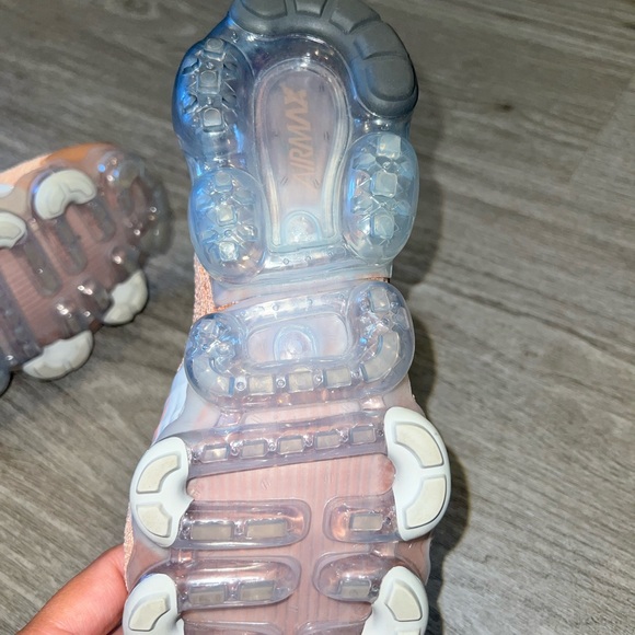 Nike Air VaporMax Flyknit 2 Rose Gold - Picture 5 of 6